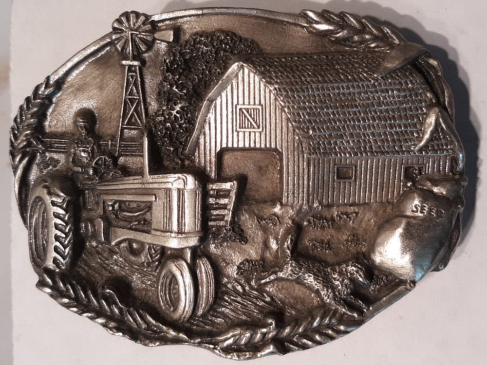 belt buckle tractor barn farm scene 1981 Bergamot Brass 3.25 gray