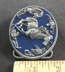 HORSE RUNNING GALLOPING WESTERN FLORAL FLOWER THEME DESIGN BLUE BELT BUCKLE