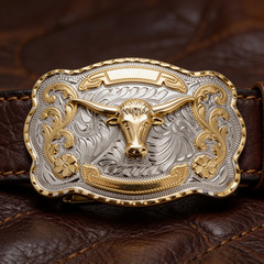 Western Belt Buckle Bull Head Longhorn Cowboy Rodeo Gold Tone Men Big 5.5&Prime; x 4&Prime;