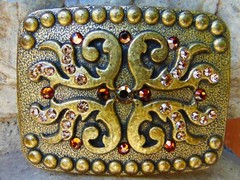 WESTERN STYLE HEAVY BRASS BELT BUCKLE WITH GOLD RHINESTONES