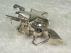 Rock Rebel 2 Revolvers 1 Star Belt Buckle Lighter Holder Pistols Buckle