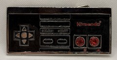 Nintendo NES Controller Belt Buckle Metal Painted 2008 Hot Topic KG