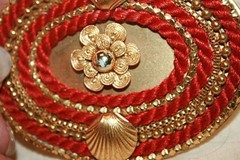 Lg. Oval Gold Tone Metal Belt Buckle Red Braid Clam Shells