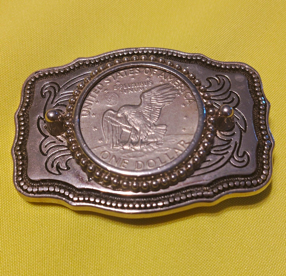 Men&rsquo;s Western Silver Tone Metal Belt Buckle 1.5&Prime; Scroll US $1 Eagle Coin