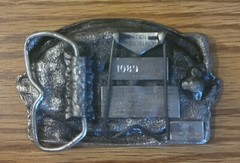Vintage 1984 Siskiyou « The Rocky Mountains » Commemorative Belt Buckle w/Stand
