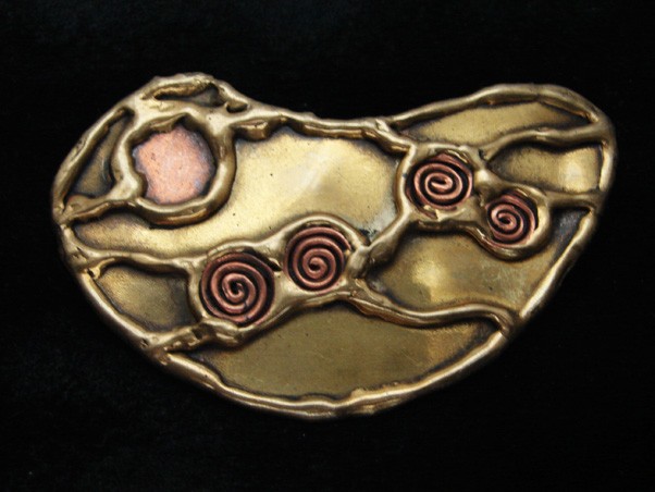 QK11149 *NOS* REALLY COOL **ABSTRACT ARTWORK** SOLID BRASS BELT BUCKLE