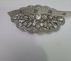 BELT BUCKLE WOMENS SILVER EMBELLISHED STONES FLOWERS AND LEAFS BELT BUCKLE EUC