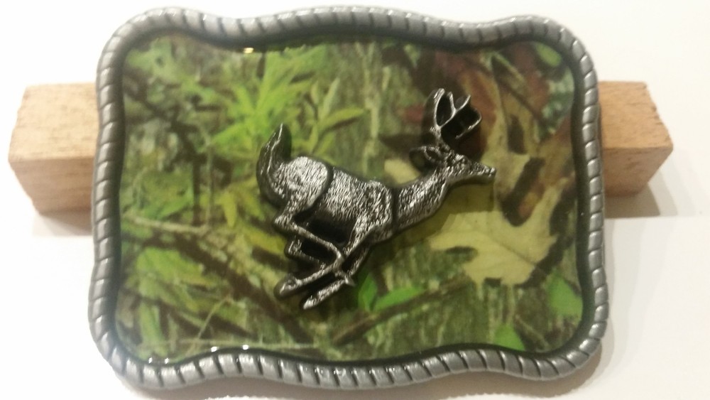 Raised Detail CAMO DEER RUNNING camouflage BELT BUCKLE metal western hunting USA