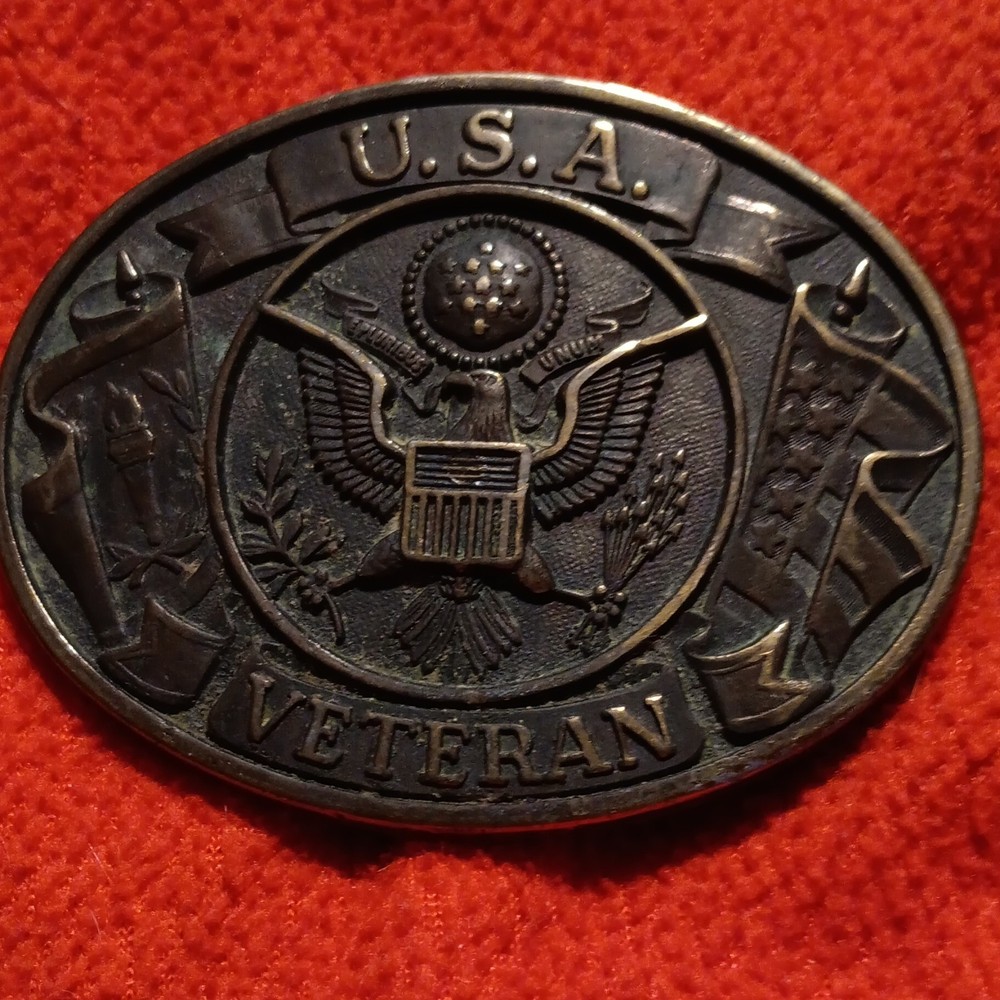 Men&rsquo;s Black Metal Oval USA Veteran Eagle Medallion Belt Buckle Fits 1.5in