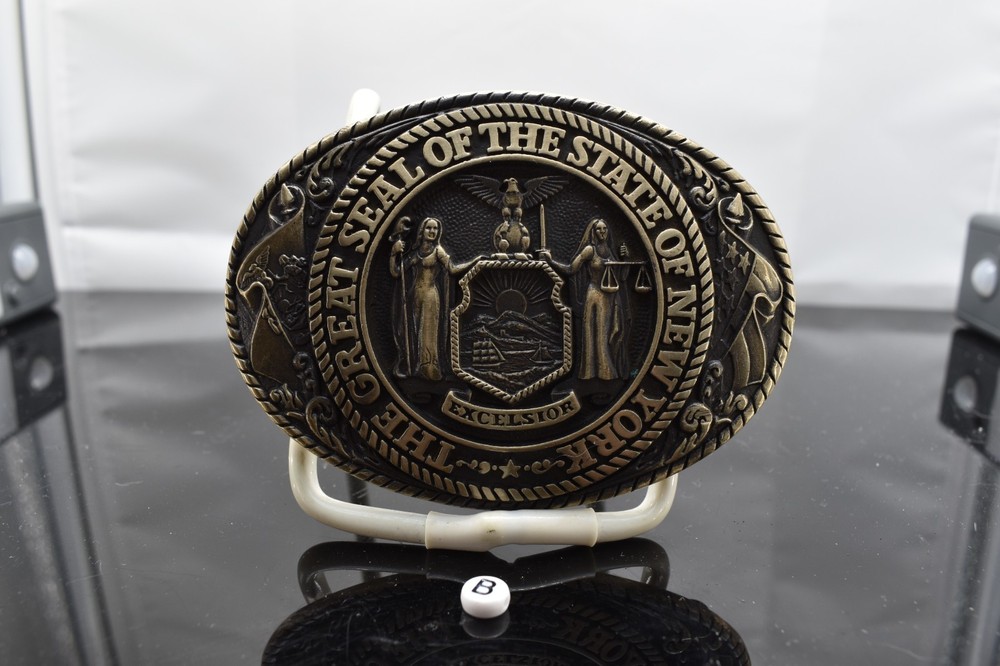 TONY LAMA GREAT STATE SEAL OF THE STATE OF NEW YORK FIRST EDITION UNWORN.[B]