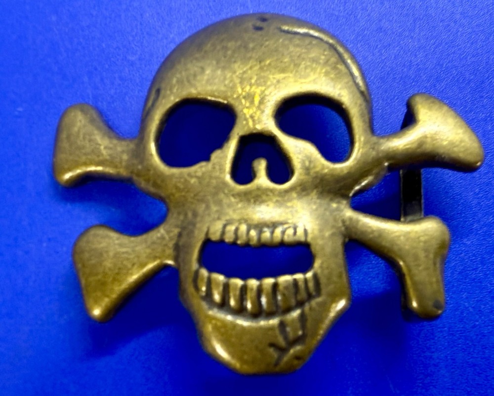 Creepy Skull Crossbones See-Trough Halloween Cutout Belt Buckle For 1.25&Prime; Belt