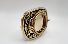 VINTAGE BELT BUCKLE – GEMSTONE NEEDED FOR CENTER Black and Goldtone Buckle