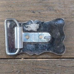 VINTAGE HORSE WITH HORSE SHOE THEME BELT BUCKLE
