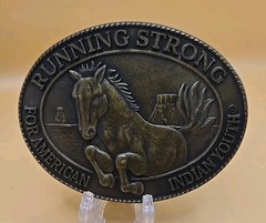 Vintage Brass Belt Buckle « Running Strong For American Indian Youth » Horse
