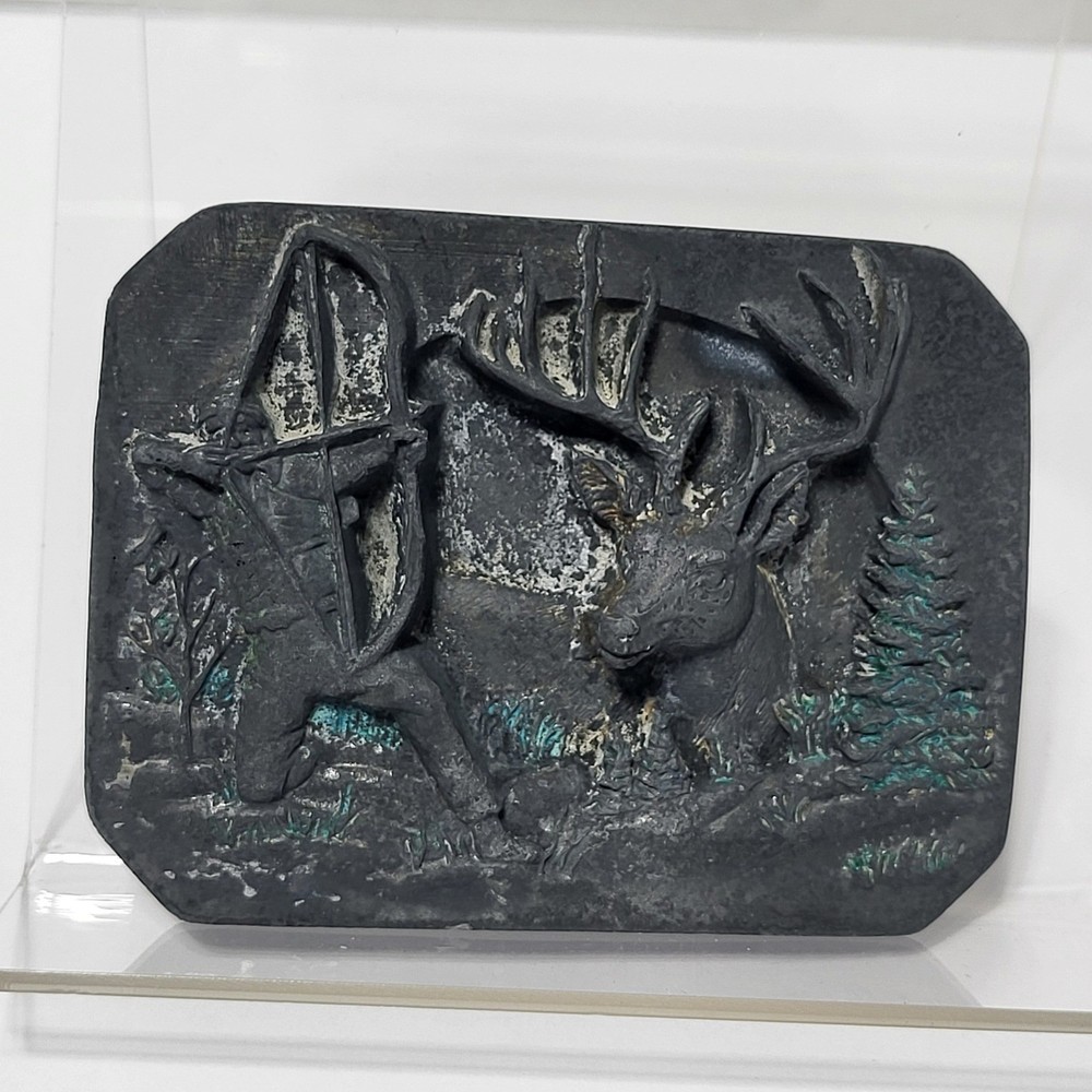 VTG 1990 Bergamot Bowhunter Deer Hunting Belt Buckle Made in USA Pewter Tone *