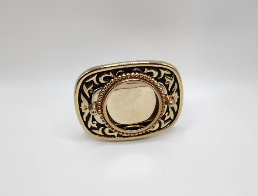 VINTAGE BELT BUCKLE – GEMSTONE NEEDED FOR CENTER Black and Goldtone Buckle
