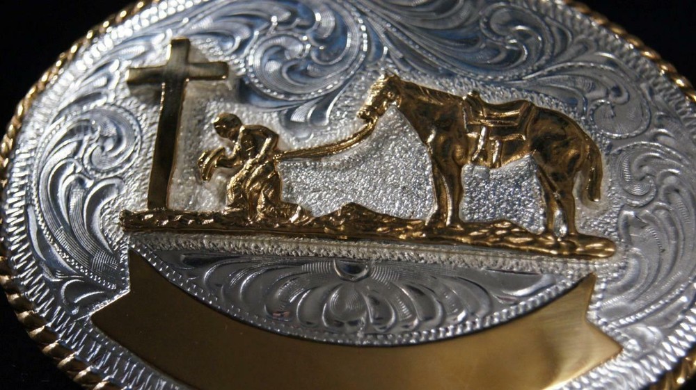 Crumrine Western Buckle Oval Praying Cowboy at Cross Silver & Gold Tone C1037648