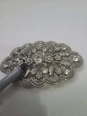 BELT BUCKLE WOMENS SILVER EMBELLISHED STONES FLOWERS AND LEAFS BELT BUCKLE EUC