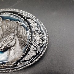 1991 Siskiyou Buckle Co A-5 Two Horses on Green Enameled Background