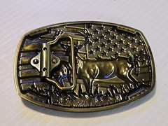 AMERICAN FLAG DEER HUNTING BUCK HUNTER Metal Belt Buckle (BRASS LOOKING)