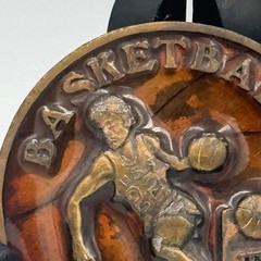 Vintage Basketball Player 3D Relief Round Belt Buckle Bronze Tone Retro Sports