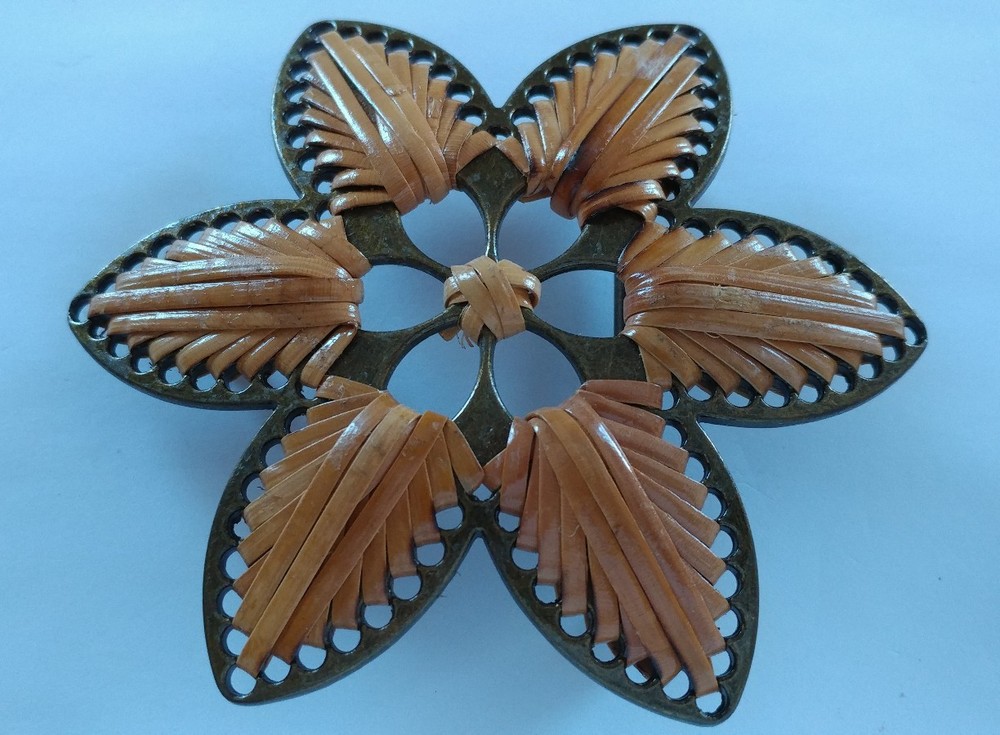 FLOWER STAR FISH BROWN STITCHED WEAVED LEATHER LIKE DESIGN WESTERN BELT BUCKLE