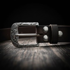 Pin Buckle Belt Buckle with Ornament – Classic Metal Design