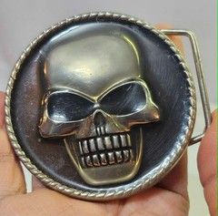 Skull Belt Buckle Round Silvertone Metal Biker halloween Italia Large Heavy- B2