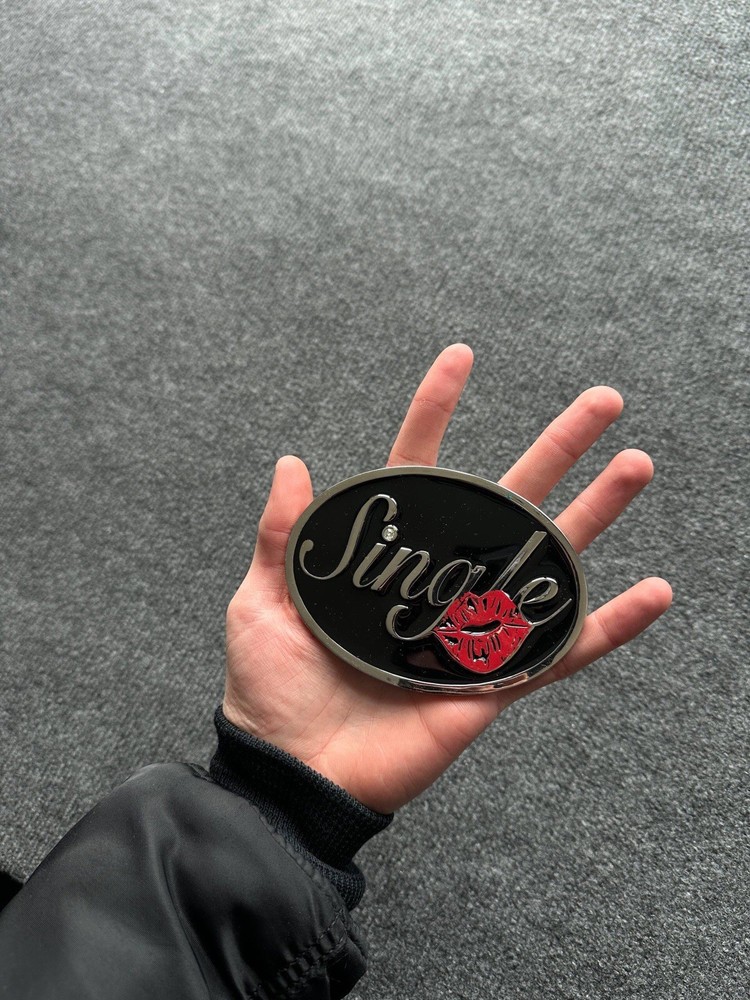 🚨 Y2K “SINGLE 💋” RARE AVANT GARDE LUXURY BELT BUCKLE