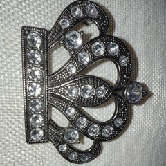 Silver Rhinestone Crown Belt Buckle, Metal Clamp Closure, Fits 1.5 in Belt