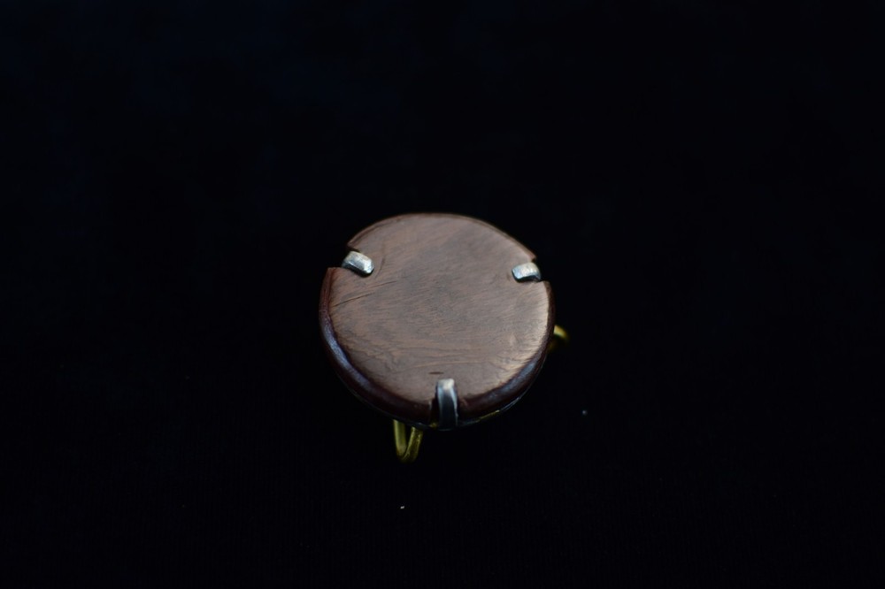 HANDCRAFTED ROUND WOODEN BELT BUCKLE