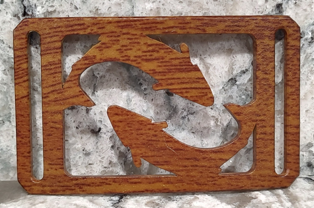 GRIP6 BELT BUCKLE – NATURALIST SALMON FISH / MAHOGANY WOOD LOOK – 1.5 INCH WIDE