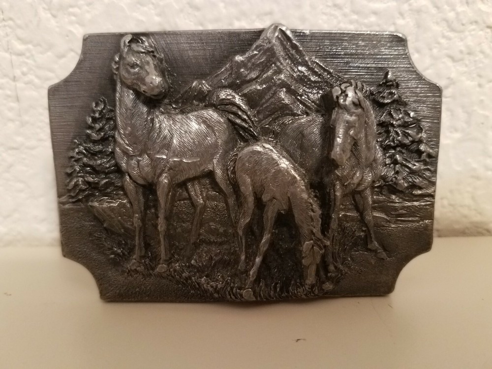 Siskiyou 1989 Belt Buckle Q-85 / S Horses 3 Dimensional USA Made Oregon