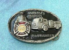 AMERICA&rsquo;S BRAVEST FIRE FIGHTER Belt Buckle 1986 FD Fire Truck Blk Red Enamel Fin