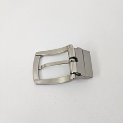 Tommy Hilfiger Men&rsquo;s Reversible Pin Belt Buckle Silver Tone 1.5&Prime; (38mm)