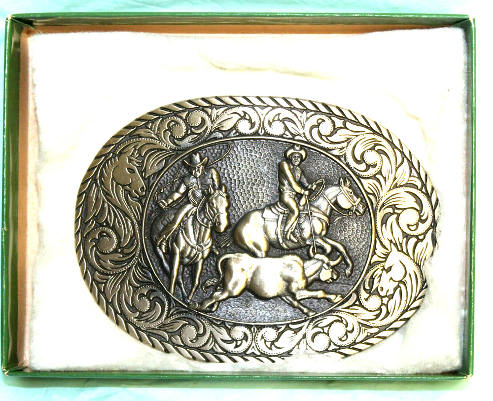 VINTAGE METAL COWBOYS ROPING 3 3/4&Prime; WIDE BELT BUCKLE NOT ORIGINAL BOX