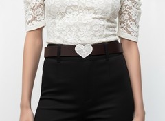 Radiant Heart Belt Buckle – Romantic Design, Classic and Modern