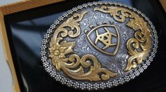 Ariat LOGO Western Oval Filigree Shield Berry Edge Belt Buckle A37005
