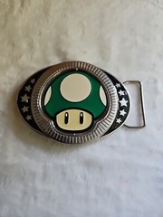 Nintendo Super Mario Brothers Spinning Mushroom Buckle Red/Green Reversible 2011
