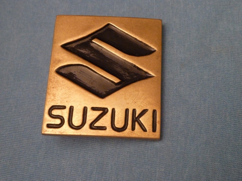 VINTAGE SUZUKI GS1000 GT750 T500 BELT BUCKLE – OWNERS MANUAL LISTED AS WELL