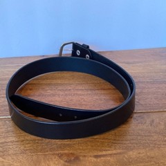 C L Men&rsquo;s Black 100% Leather Belt Brushed Silver Buckle Size 42&Prime; Classic Basis