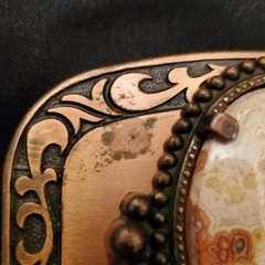 Men&rsquo;s Western Metal Belt Buckle Gold/Black Scroll Pattern Stone Inlay 1.5&Prime;