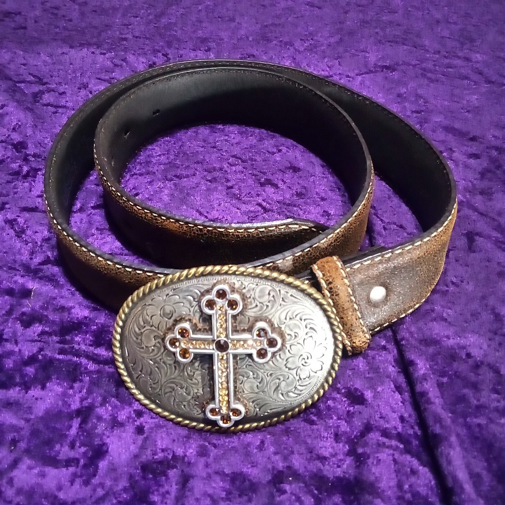 OVAL NOCONA RELIGIOUS CROSS CRYSTALS BELT & ETCHED BUCKLE 39&Prime; NICE!