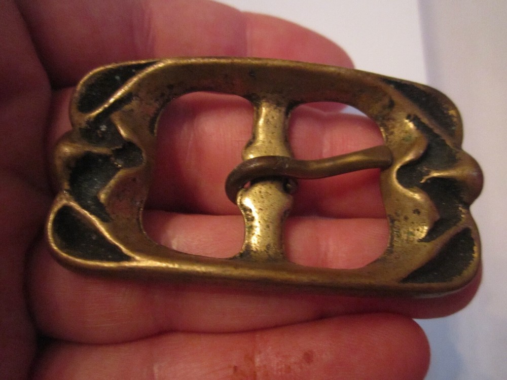 VINTAGE SOLID BRASS BELT BUCKLE – UNUSUAL DESIGN – GW-16
