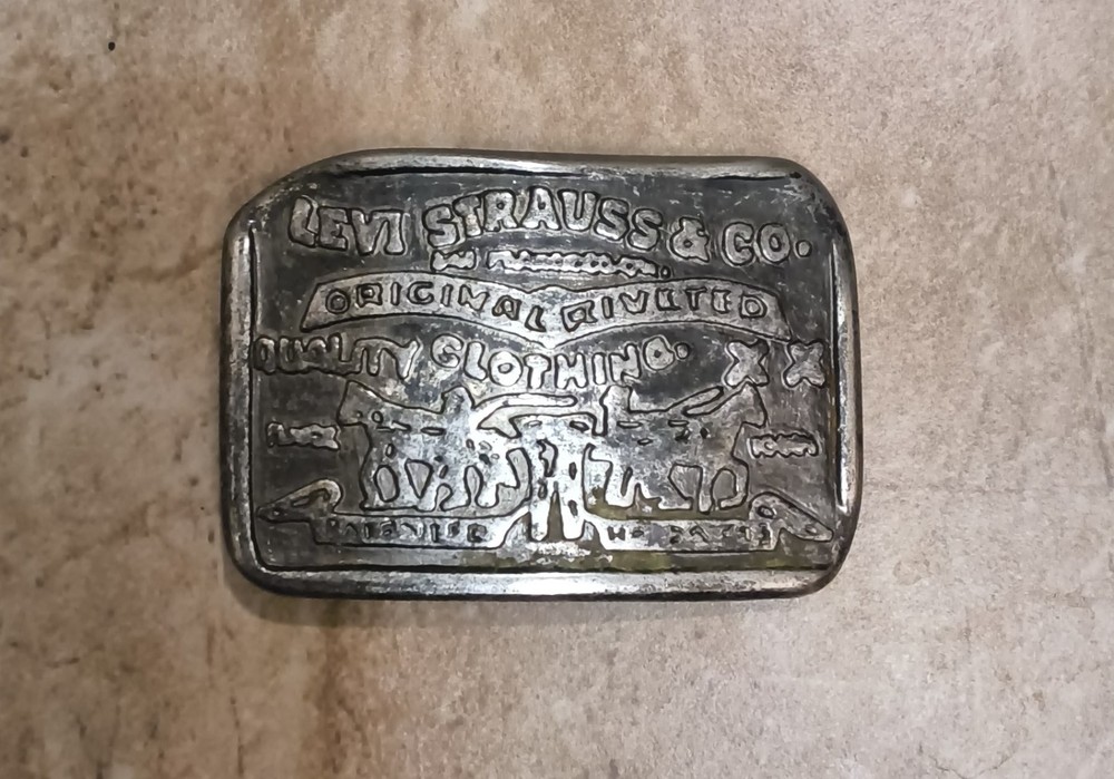 Vintage Men&rsquo;s Levi Strauss & Co Jeans Logo Belt Buckle Silver Metal