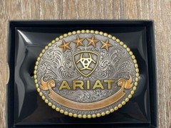 Ariat Men&rsquo;s Oval Rope Rope Edge Logo Belt Buckle