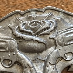 Famous Stars and Straps Guns And Rose Design Belt Buckle