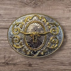 Cowboy Belt Buckle For Man – Long Horn Bull Head 4.25&Prime;x3.25&Prime; Silver Tone/Gold