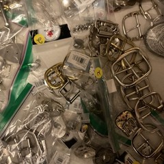 LOT OF 200 ITEMS: BUCKLES/ADDITIONAL ITEMS- VARIOUS STYLES AND DESIGNS – BOX 2