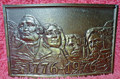 Bicentennial Belt Buckle Mount Rushmore 1776-1976 Lewis Buckle Co Chicago 1975
